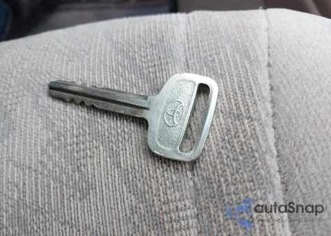 2001 Toyota Tacoma из США, поврежденный, VIN 5TEVL52N31Z855246